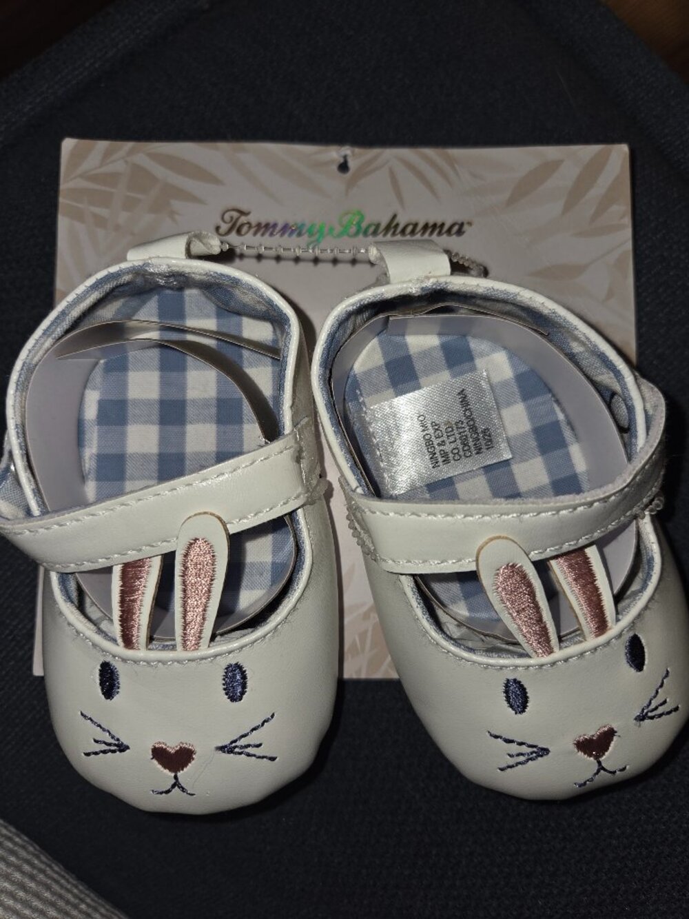 Infant girls crib shoes tommy Bahama